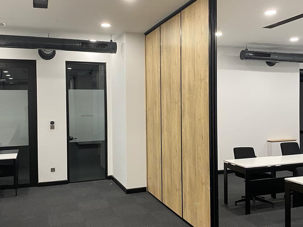 Panelite manual movable partition wall example
