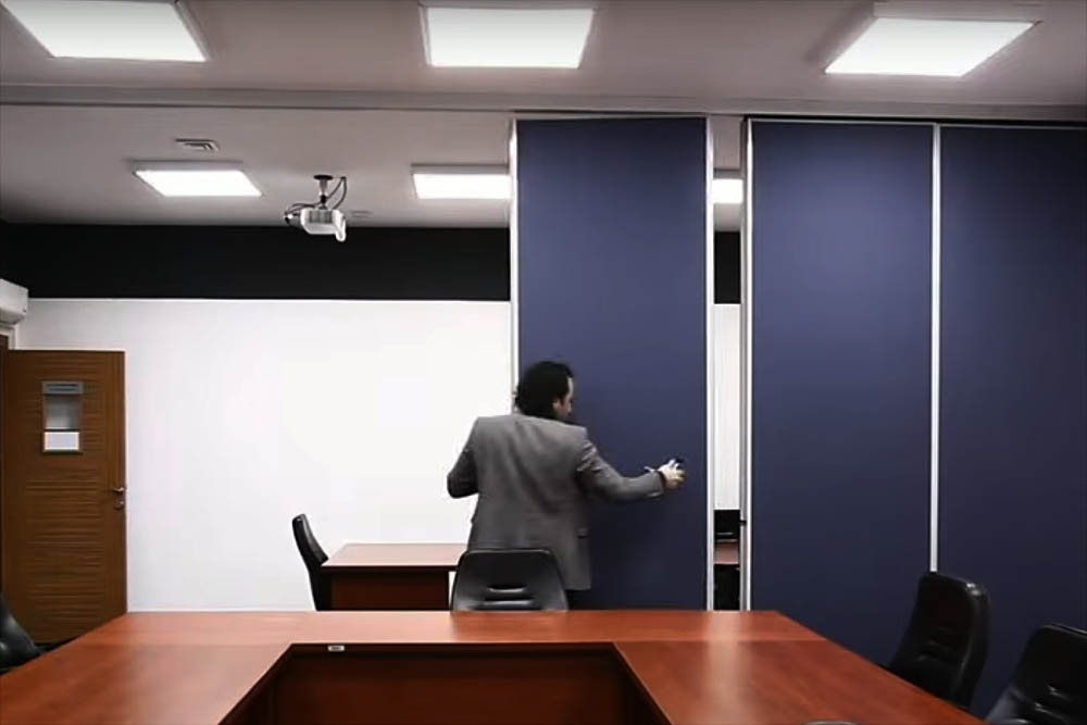 What is a movable partition wall? how to use it? informational video